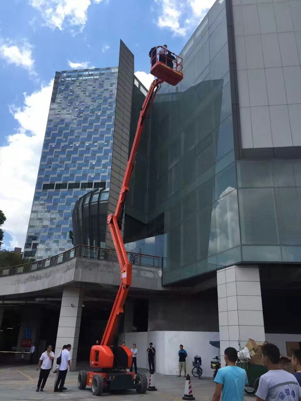 升降机租赁，高空作业平台租赁，升降平台出租